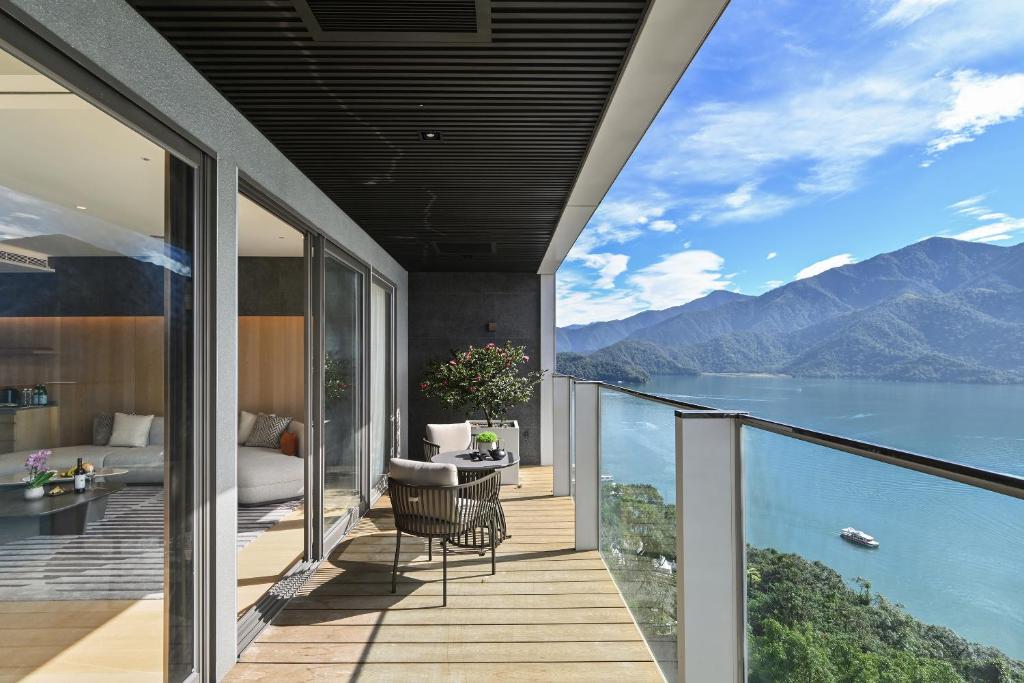 GRAND HILAI SUN MOON LAKE