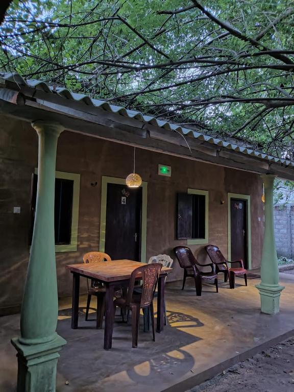 By The C' Cabanas, Hikkaduwa