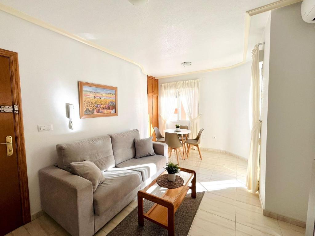 Sunny Apartment - 1