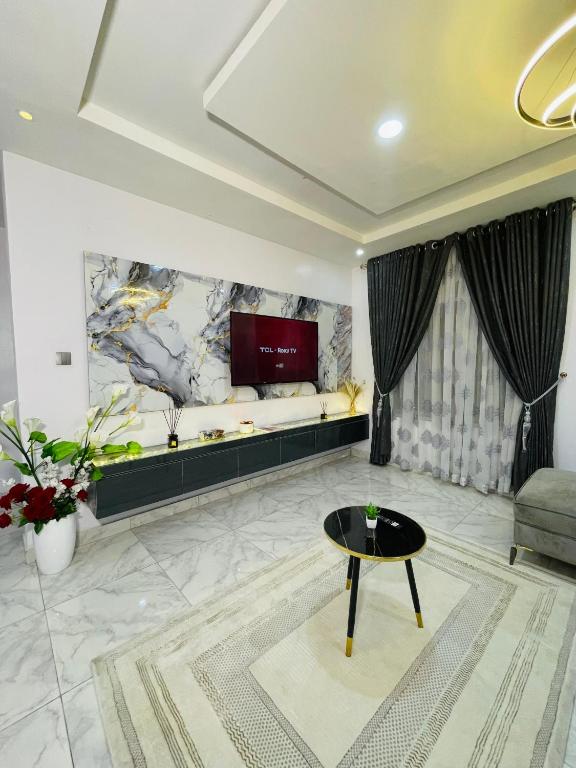 O'live Rocks, Maiyegun