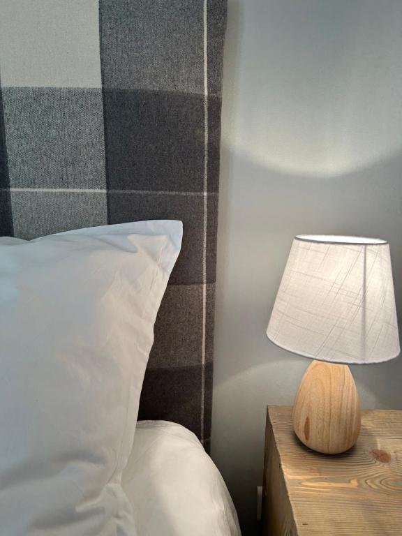 Appartement situé en rez de jardin avec piscine privée en été - 5