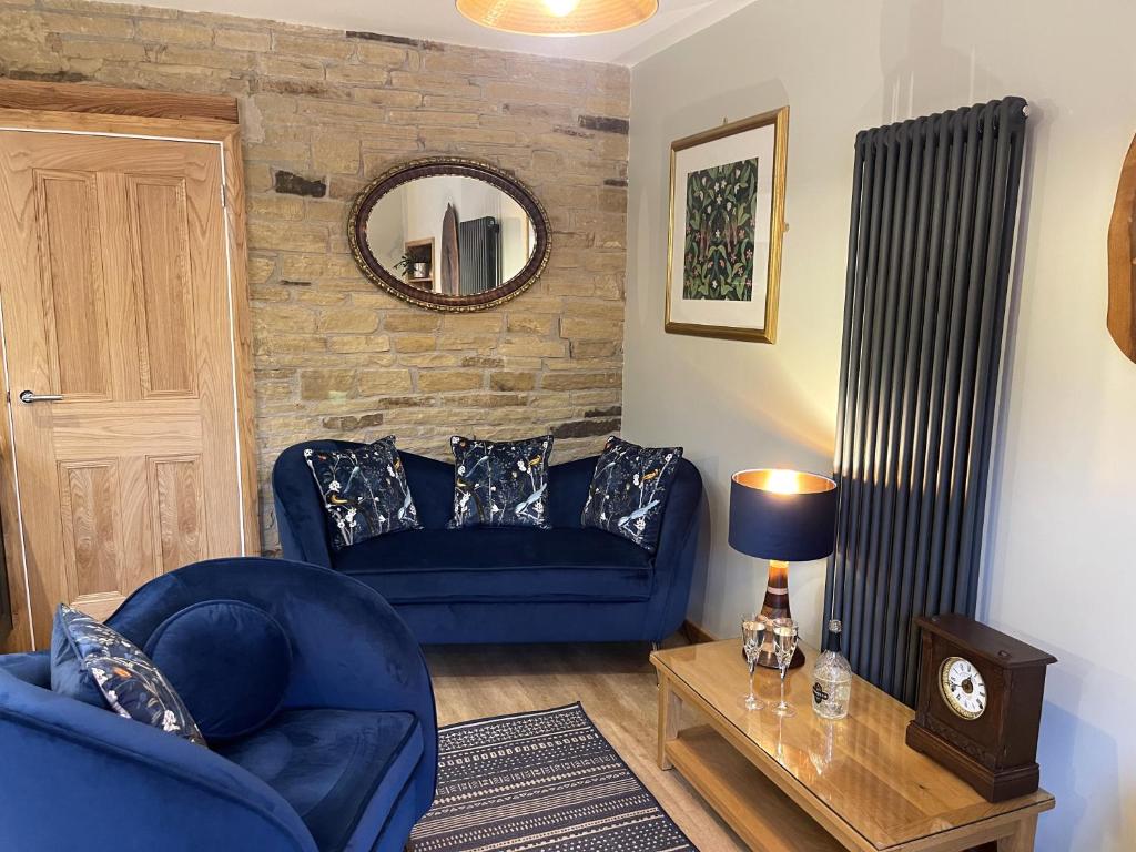 Weavers Rest - New Boutique Retreat in Central Skipton with Parking, Skipton