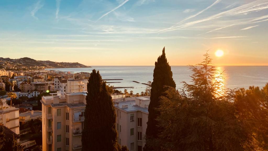 Attico Gabriella, mare, verde, sole e tranquillitá, Sanremo