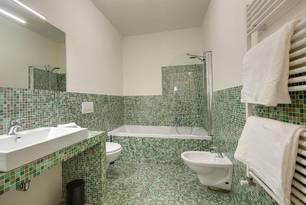 2016 Apartments photo
