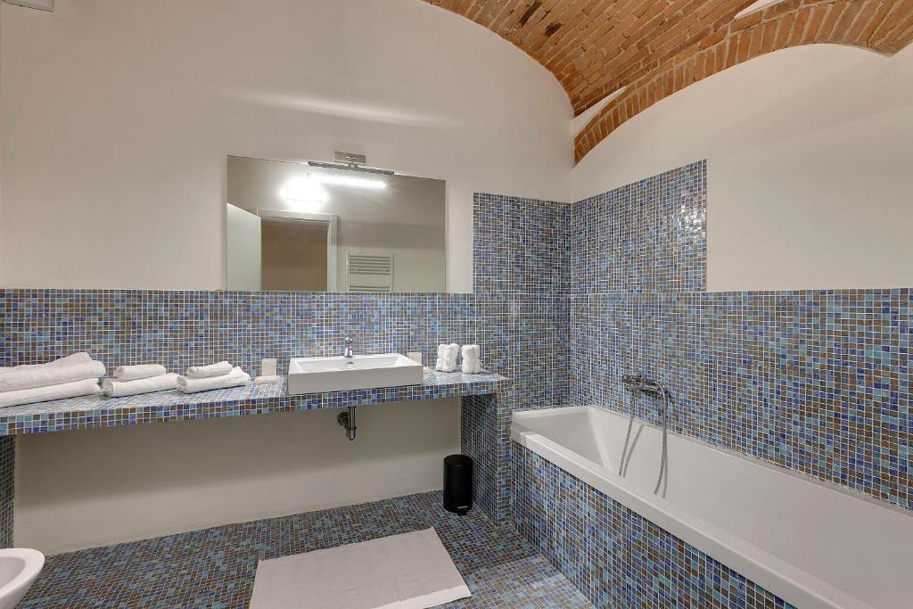 2016 Apartments photo