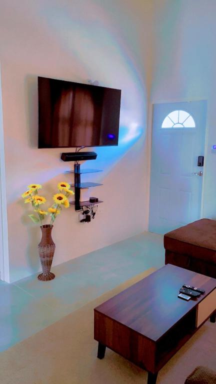 Ocean View Sanctuary, Discovery Bay