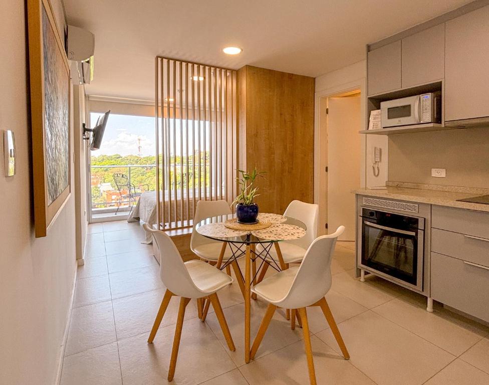 Loft with balcony and garage minutes away from corporate axis, Asunción