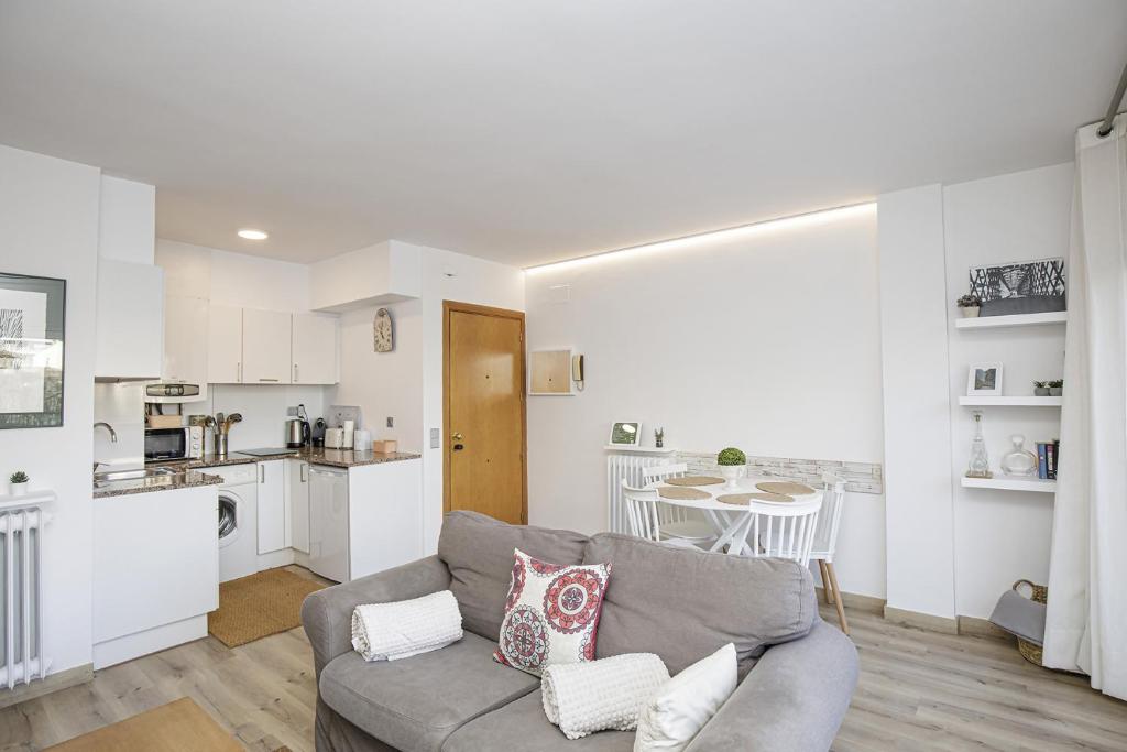 Apartamento con gran terraza en Girona - 4