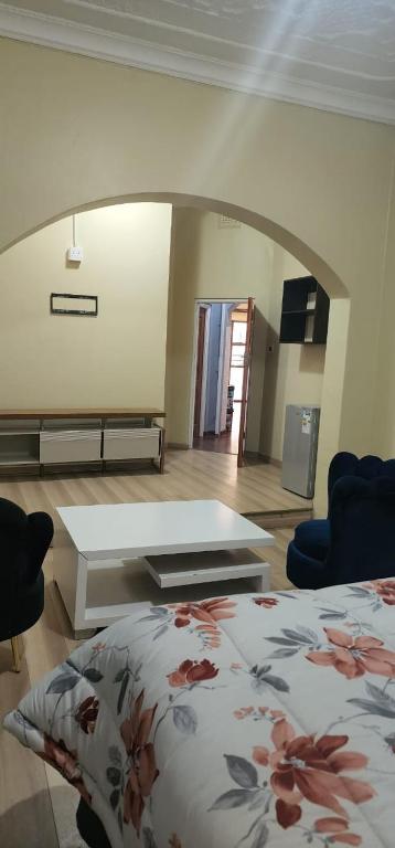 Gael Guest2, Johannesburg