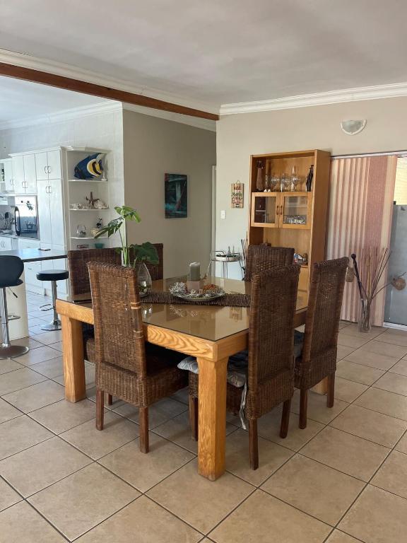 Sea Wiz on LJ Smit Street, Yzerfontein