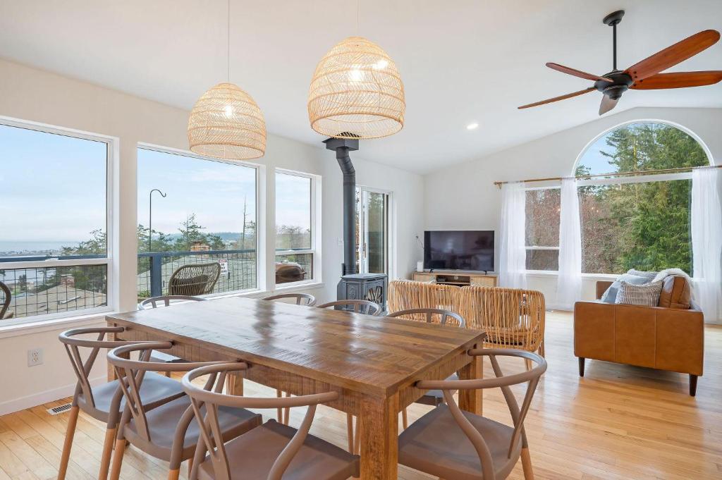 Perch - Seascape Summit, Oak Harbor