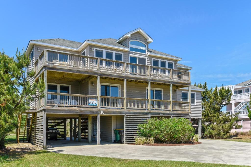 WH816- Ruggles Too, Corolla