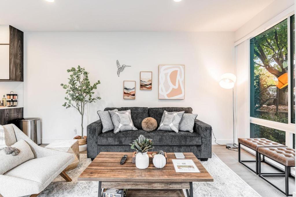 Perch - View on Franklin, Seattle