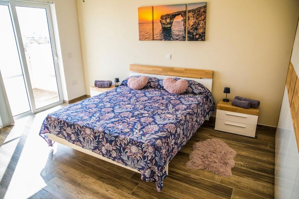 Cosy & Central Penthouse in Victoria, Victoria