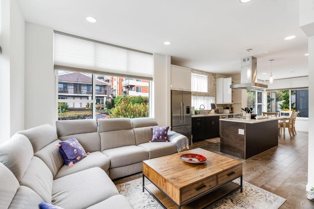 Perch - Traveler's Gem, Seattle