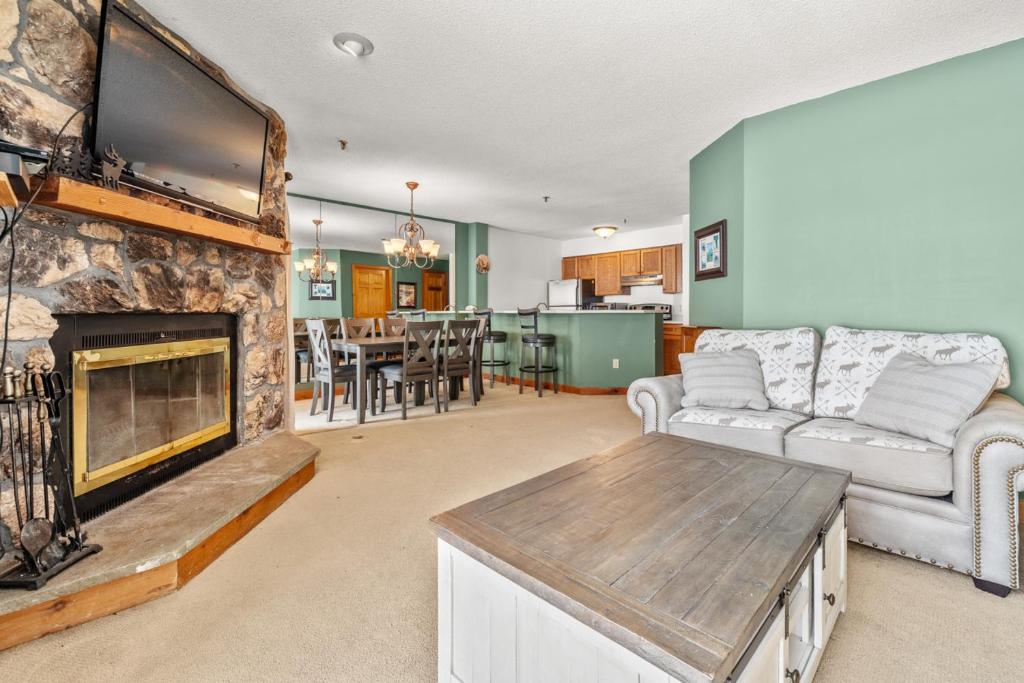 Ski on Ski Off F Building at Obertal, Stratton