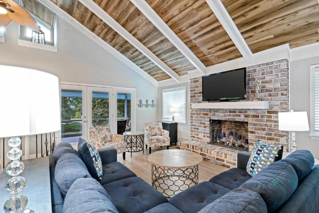 31 Sand Dollar Road, Hilton Head Island