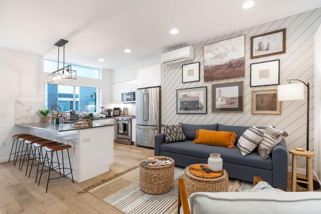 Perch - Capitol Luxe Six, Seattle