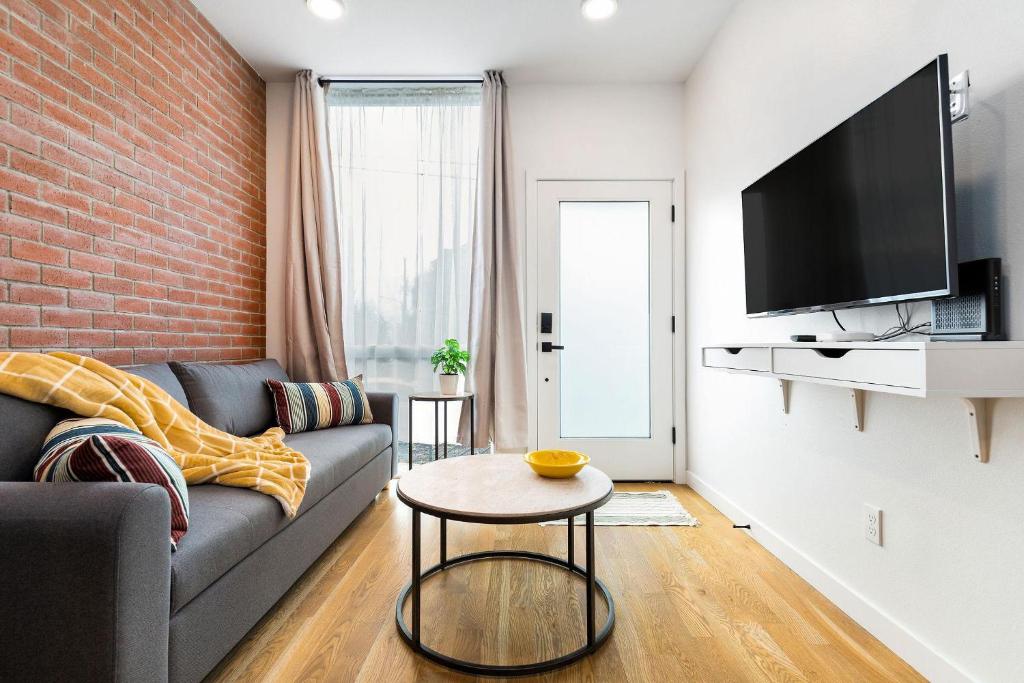 Perch - Marion Manor 16, Seattle