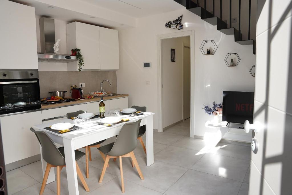 FicuriniasHouse-Cozy Central Flat with Parking - 4
