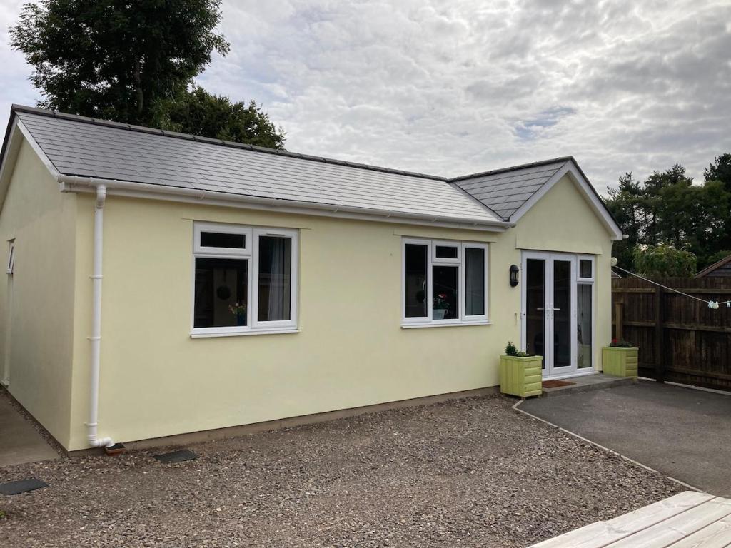 Ty Bach Melyn, car parking and private courtyard, Bridgend