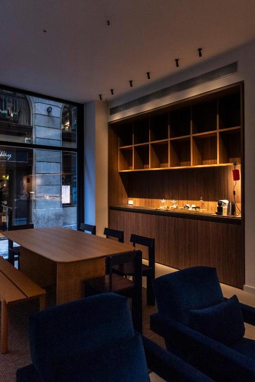 フロント・ロビー