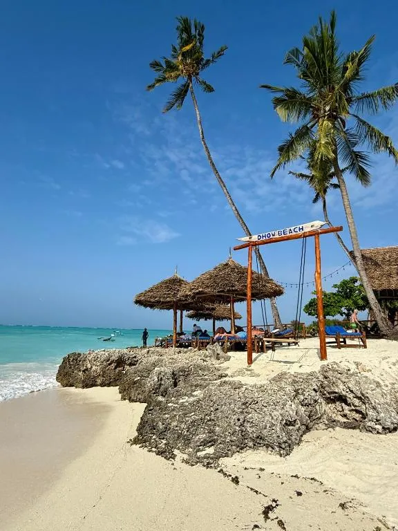 Dhow Beach Boutique Hotel，位于南威的酒店