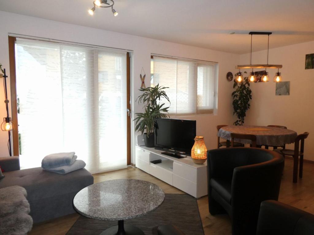 Apartment Chalet La Muntaniala by Interhome - 4