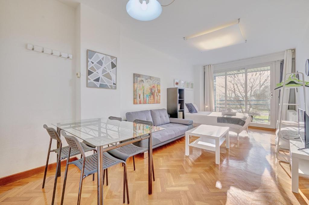 Mirasierra Suites Pamplona - 1
