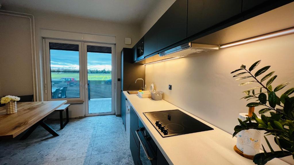 Stara lipa Tasner kitchen & P & garage - self check-in 3