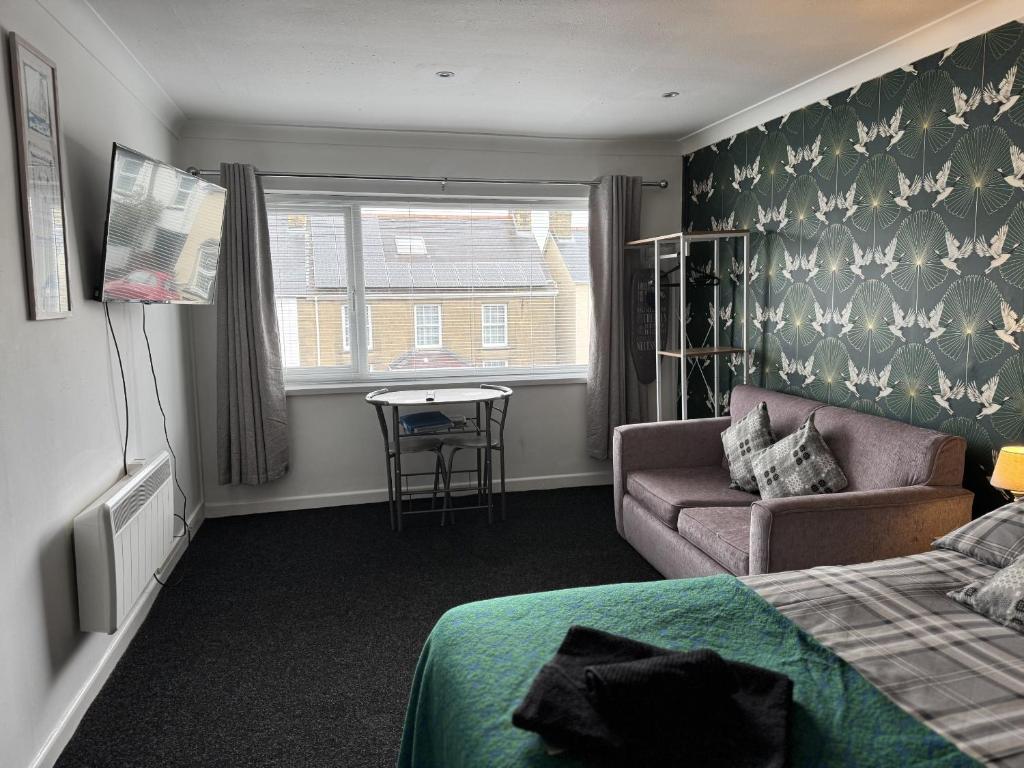 Traeth Rooms, Cardigan