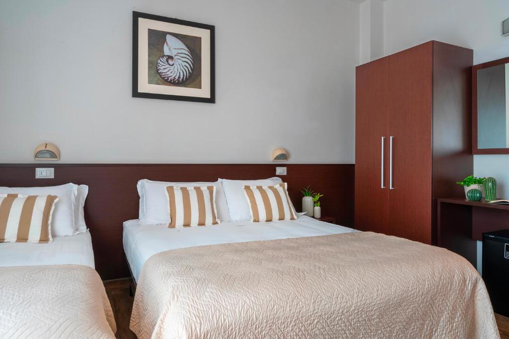 Hotel Carmen - 4