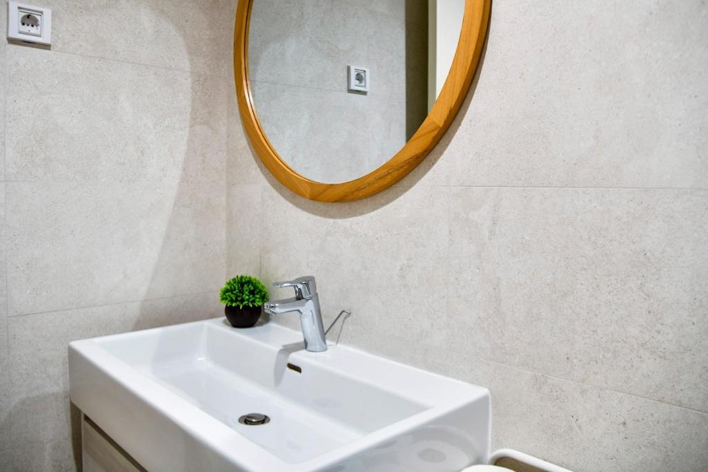 Perfect Spot 1- Lux 1BR Apt at BW - 4