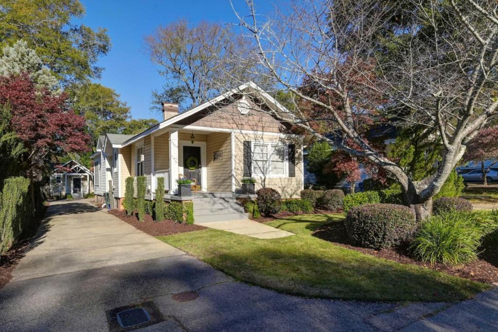 The Wren Main and Guest House, Columbia