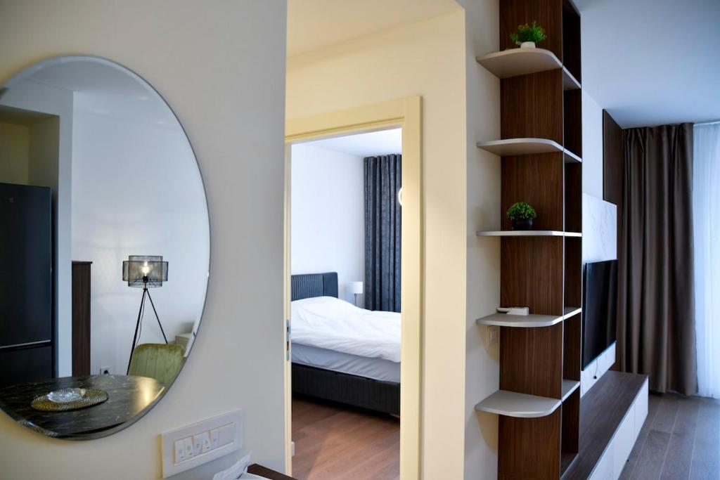 Lux Waterfront Charm 2 - 2