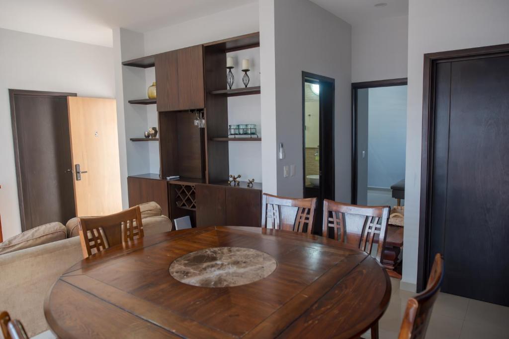 2br/2ba Condo 1 block to ocean! - Unit #5, Mazatlán