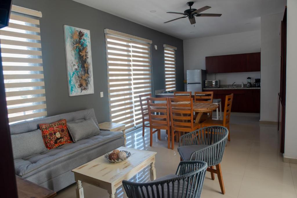 2br/2ba Condo 1 block to ocean! - Unit 4, Mazatlán