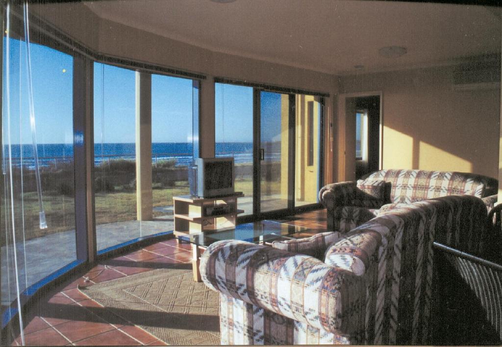 Horizons Beachfront Apartment, Port Fairy