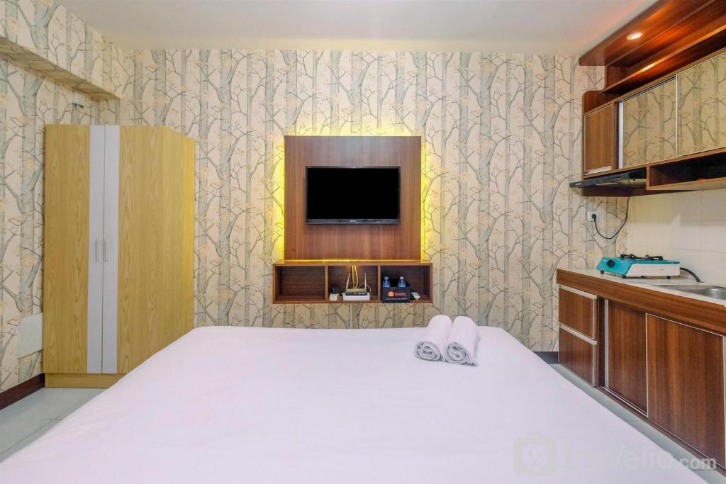 Comfortable and Tidy Studio at Cinere Resort Apartment By Travelio, Depok
