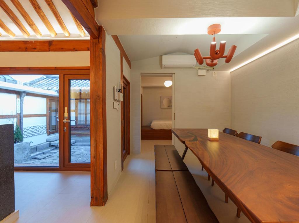 Bukchon Hanok &#8211; &#8216;Yul Jae&#8217; The access code is sent by message