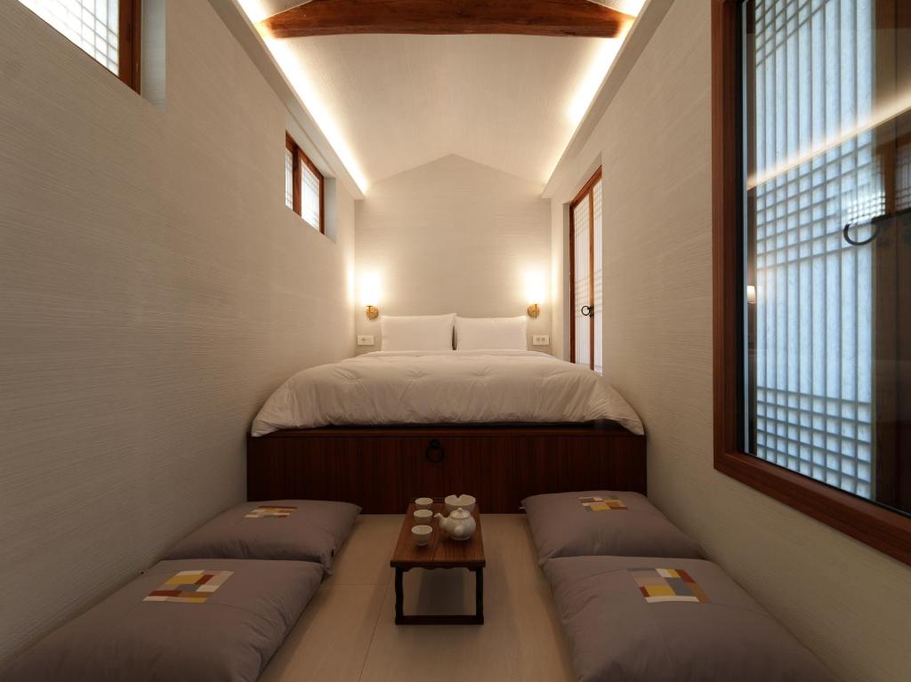 Bukchon Hanok &#8211; &#8216;Yul Jae&#8217; The access code is sent by message