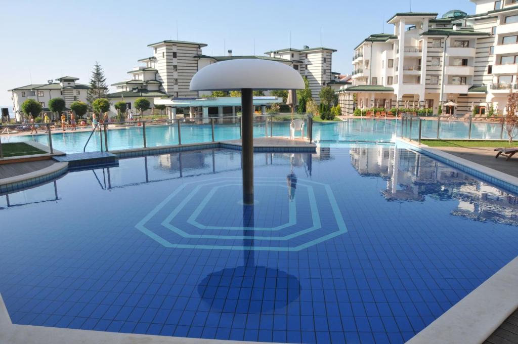 Kalina Private Apartments in Emerald Resort, Ravda — Hotel in Nessebar