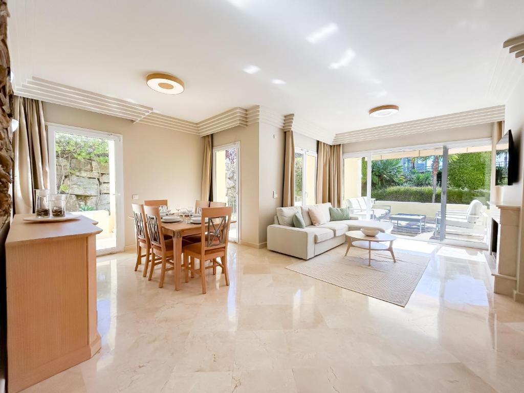 Beach & Golf Apartment in Casares Costa, Casares