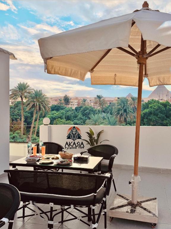 Akasia Pyramids View, Káhira