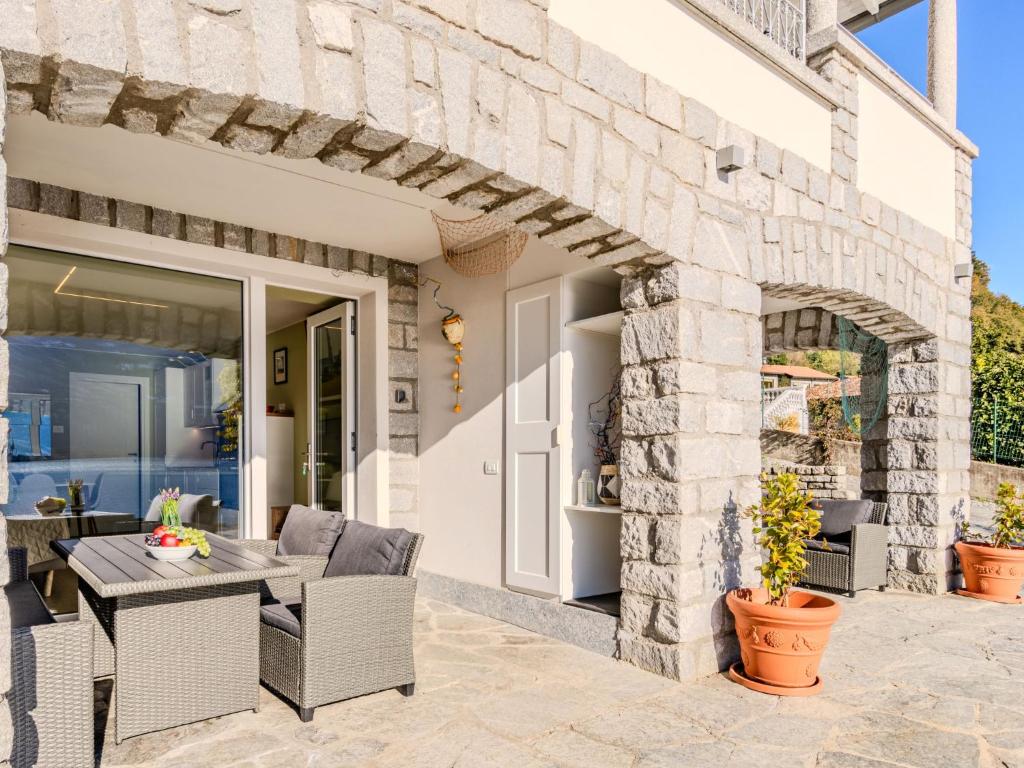 Apartment Riflesso del lago by Interhome - 3