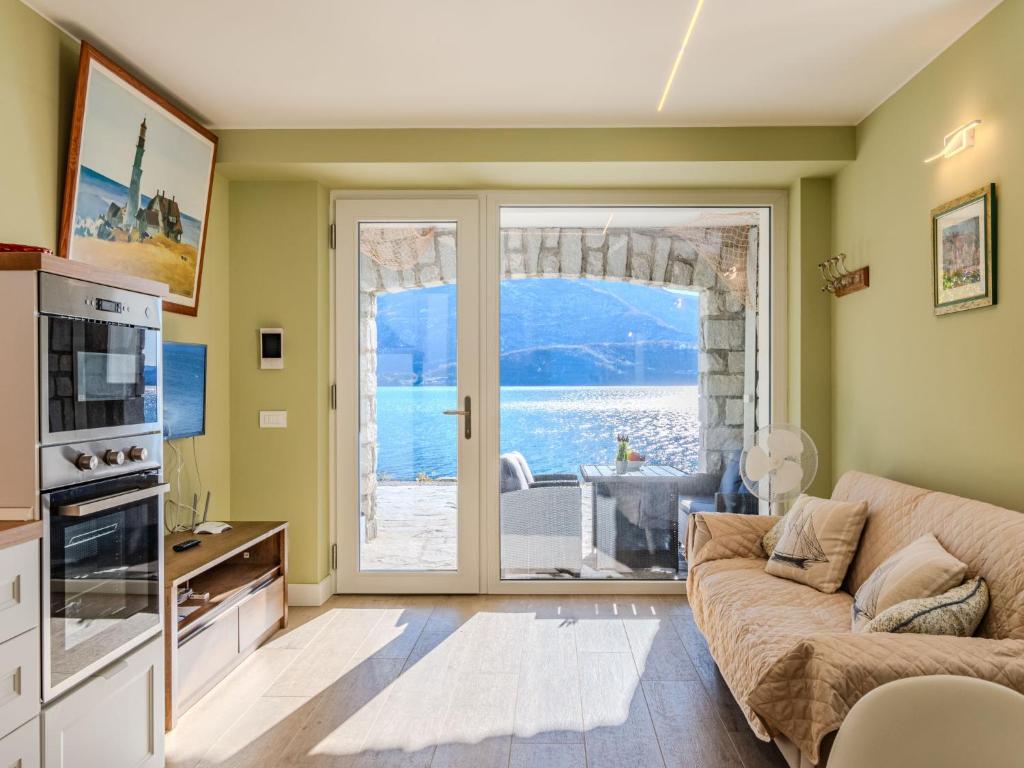 Apartment Riflesso del lago by Interhome - 4