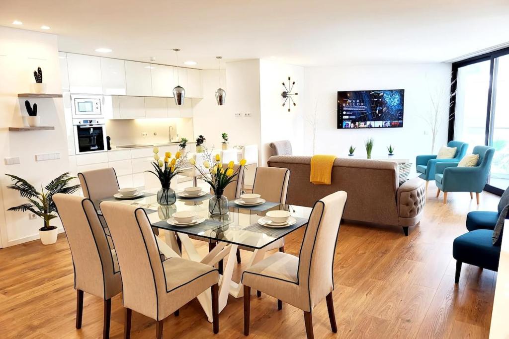 New Luxury Apt Ocean Front Heart of Olhao Plus Parking, Olhão