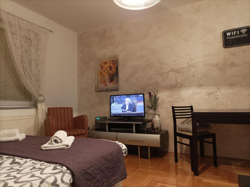 Apartment 3M - 2