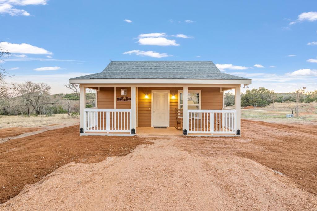 Appian Way Monte Carlo, Fredericksburg