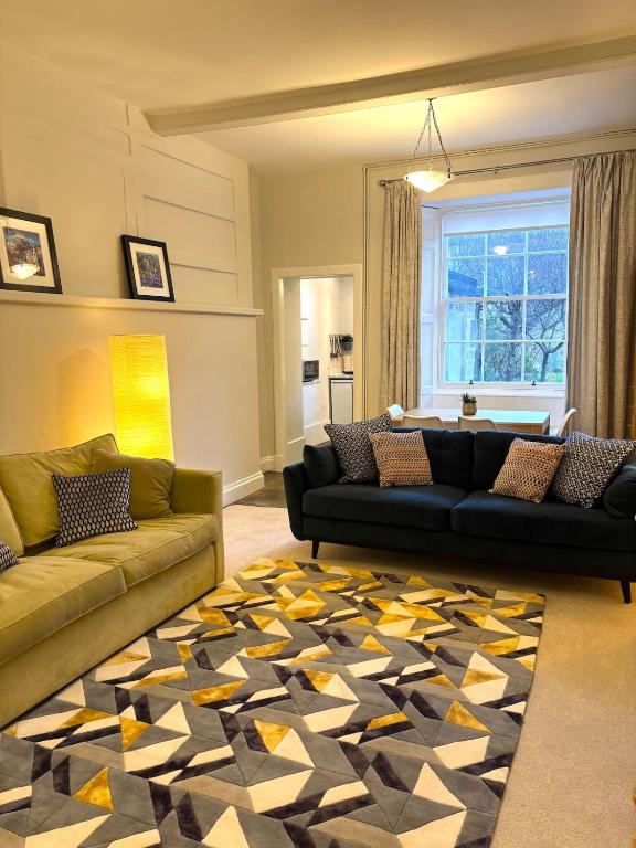 Spacious Apartment in Central Edinburgh, Edinburgh